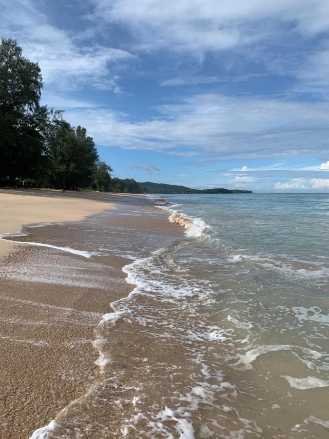 Montra Long Beach Bungalows Ko Lanta Esterno foto