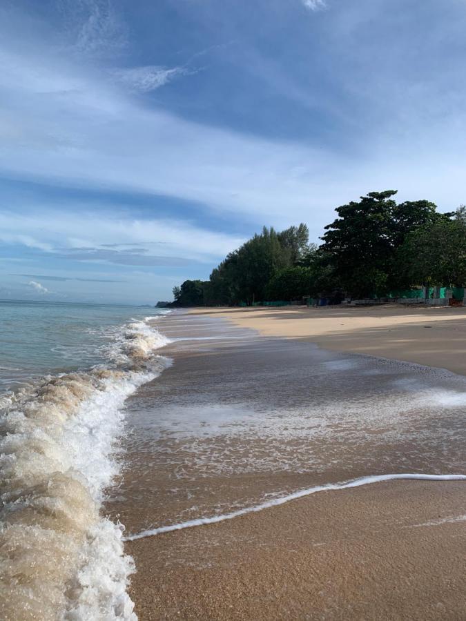 Montra Long Beach Bungalows Ko Lanta Esterno foto